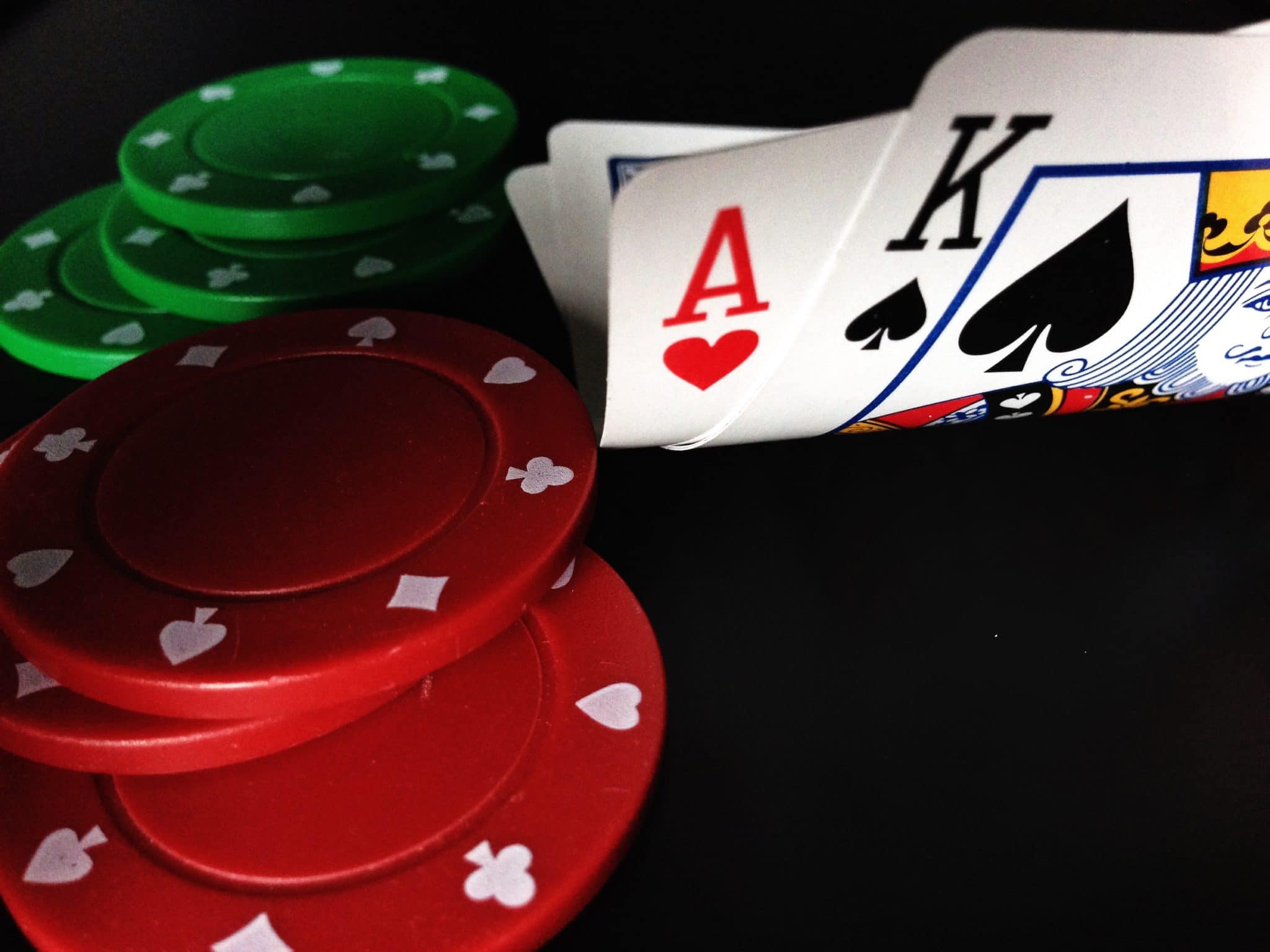 Casino card game. Техасский Покер казино. Покер фон. Фишки для домашнего покера и казино. Казино Покер для смартфона.