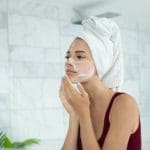 Les bons gestes pour nettoyer votre visage