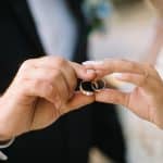 Comment réussir son échange d’alliance durant un mariage civil ?