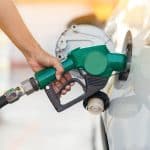 Prix du carburant : quel modèle de voiture consomme le moins d’essence ?