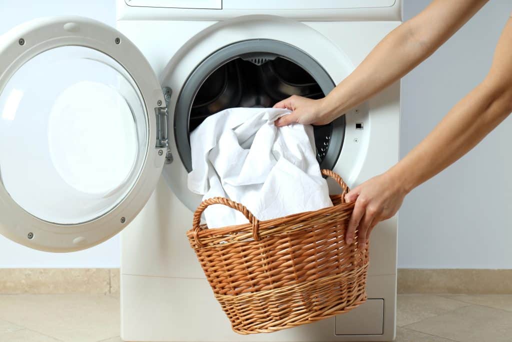 À quelle fréquence faut-il laver sa literie : draps, coussins, couettes, coussins, plaids