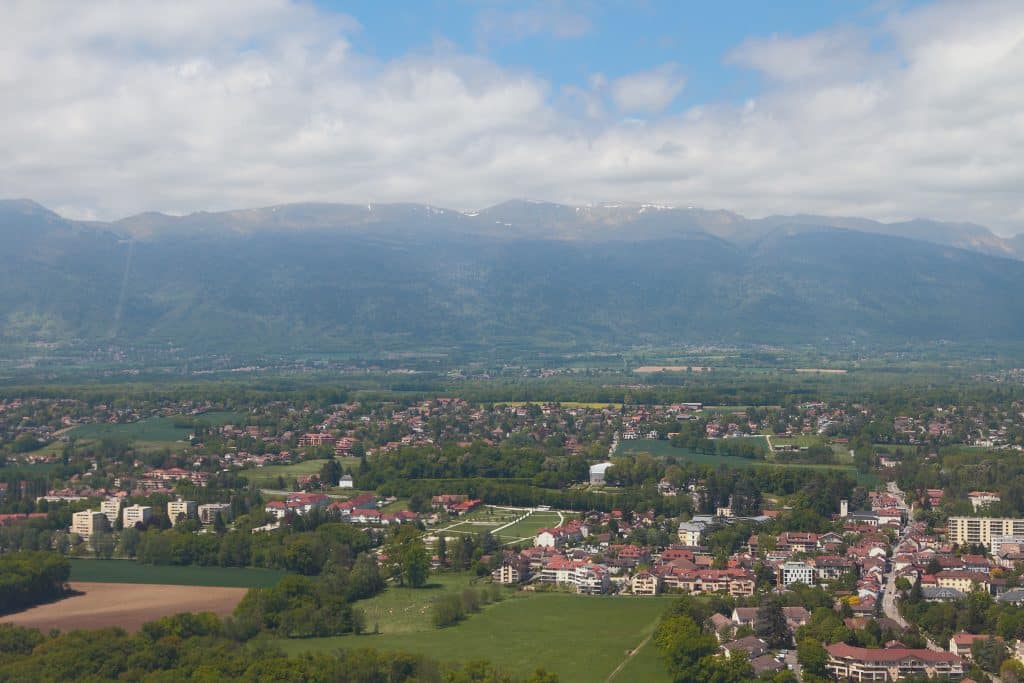 Où habiter en France quand on travaille en Suisse ?