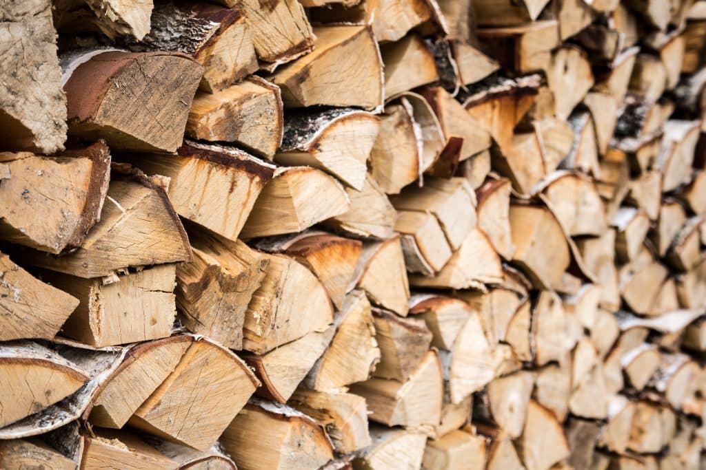 Le stockage du bois : à l'intérieur et à l'extérieur