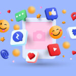 Un smartphone avec diverses icônes colorées de médias sociaux et d'emojis flottant autour de lui, y compris des symboles « j'aime », « commentaire », « pin » et « hashtag », sur un fond bleu, mettant en évidence les tendances des médias sociaux de 2024.